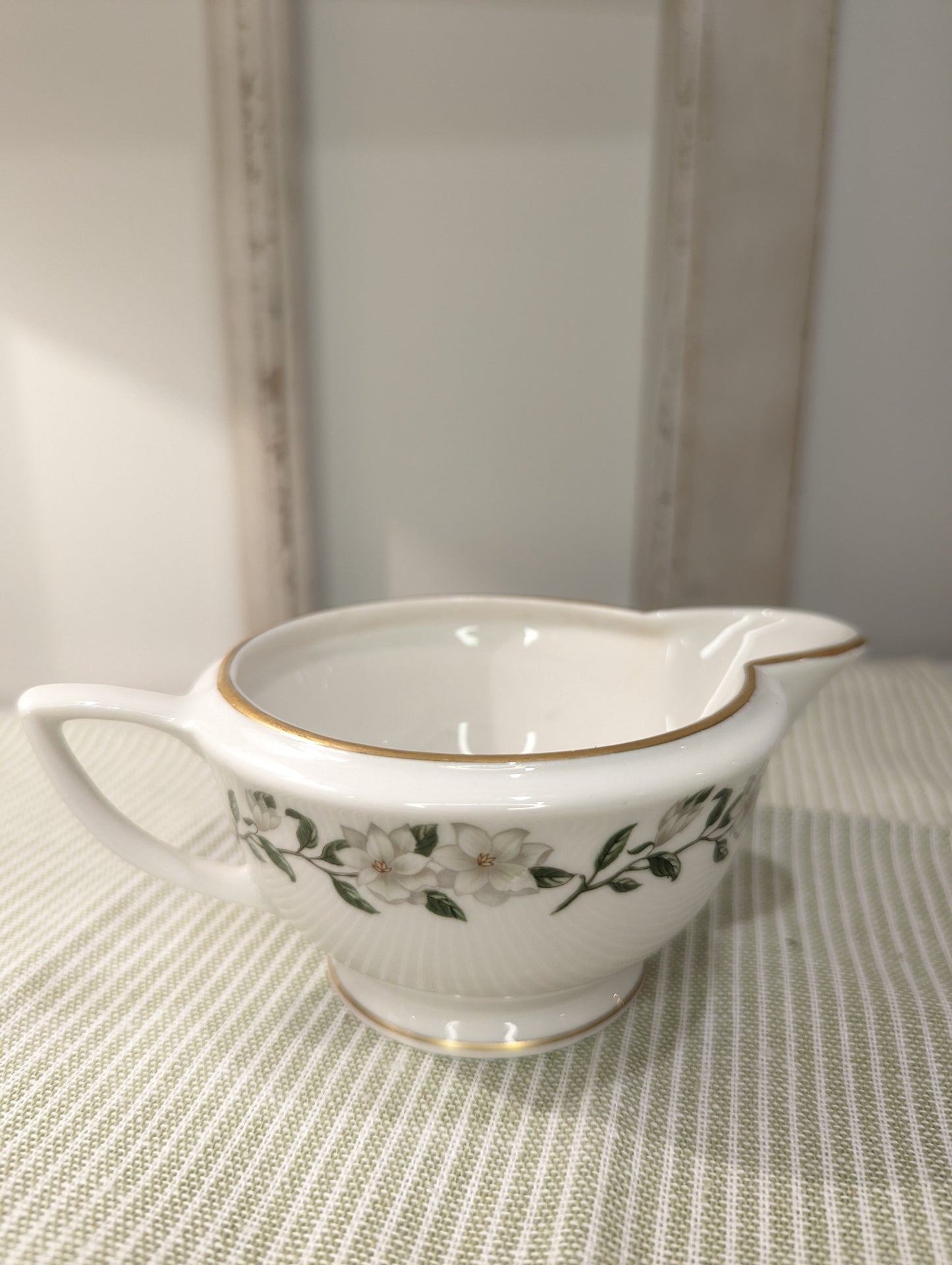 Royal Jackson Magnolia (Creamer)
