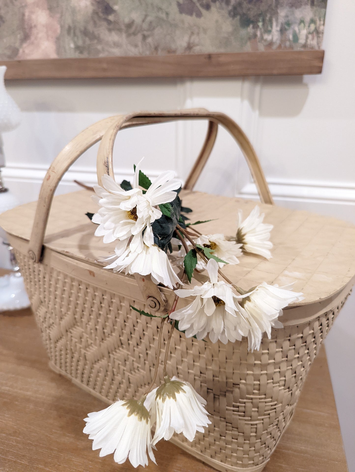 Vintage Picnic Basket 🧺