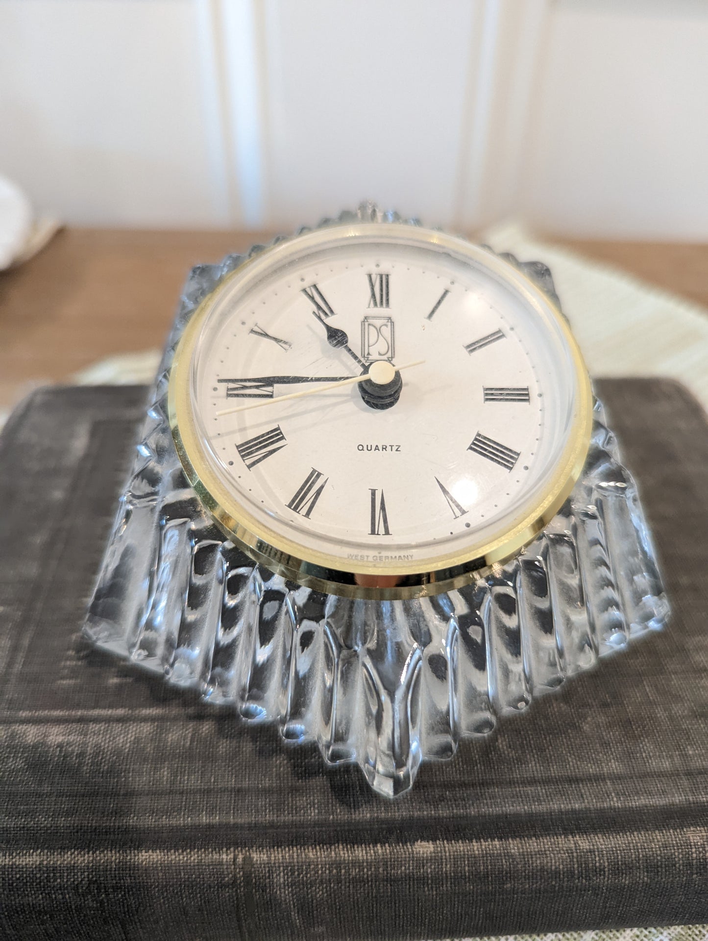 Glass Table Clock⌚