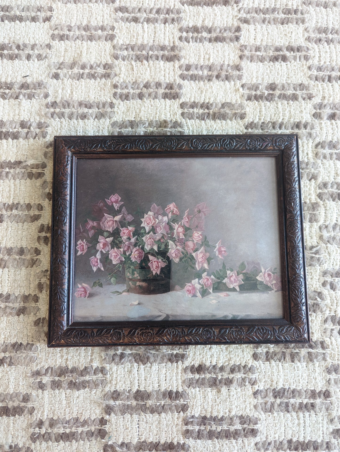 Pink 🩷 flower in Basin (8x10)