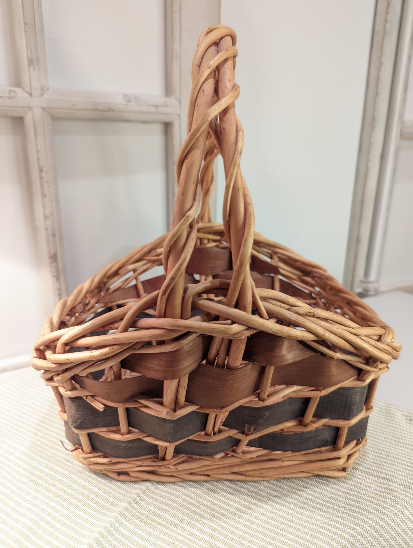 Green and Brown Basket 🤎🧺💚