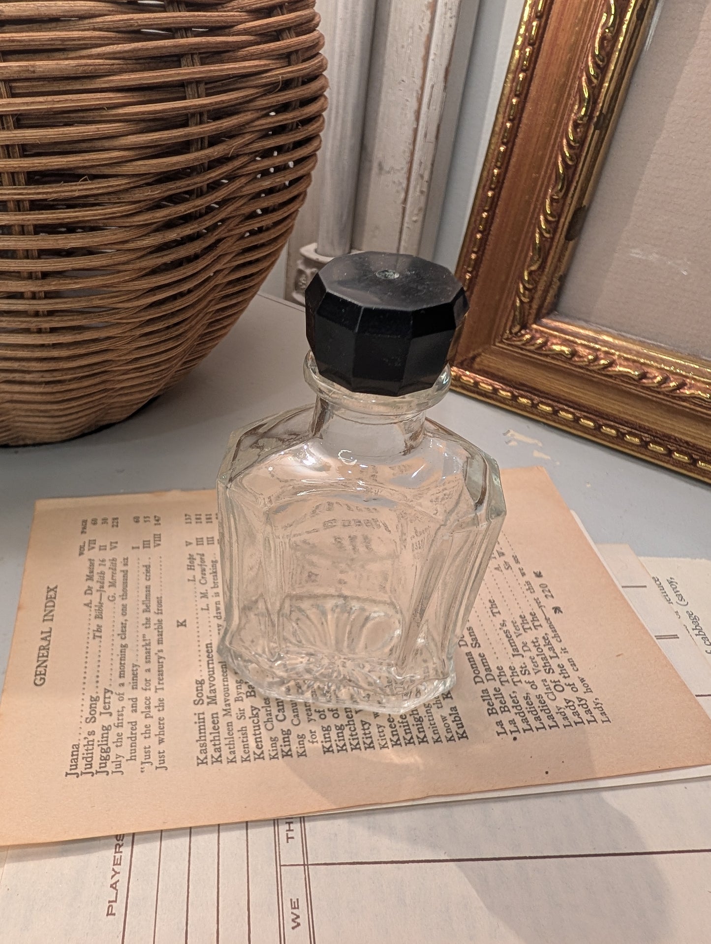 Set of 6 little glass bottles