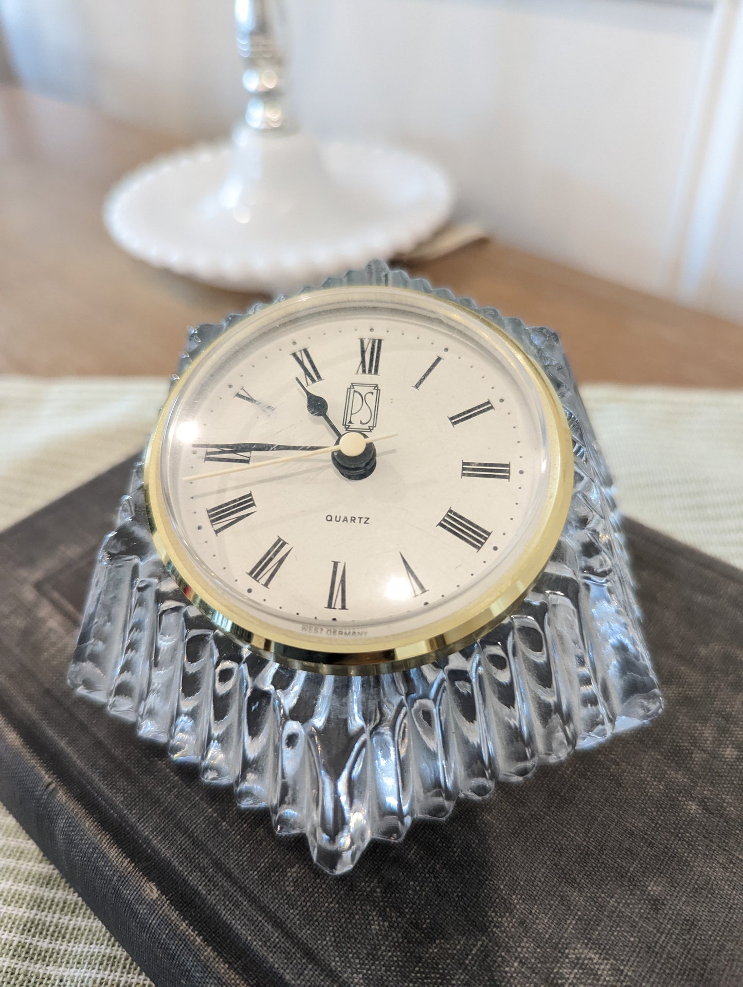 Glass Table Clock⌚