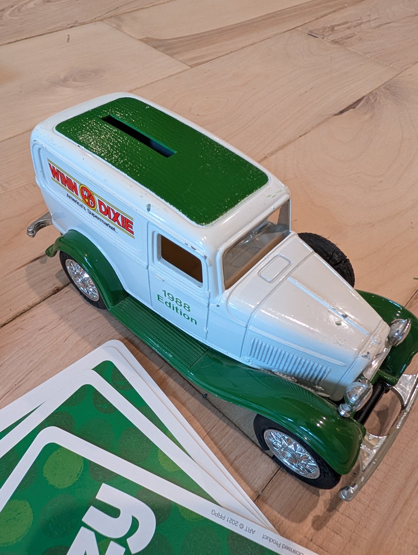 Vintage 1988 ERTL 1932 Ford Panel Delivery Truck Bank – Winn-Dixie Edition