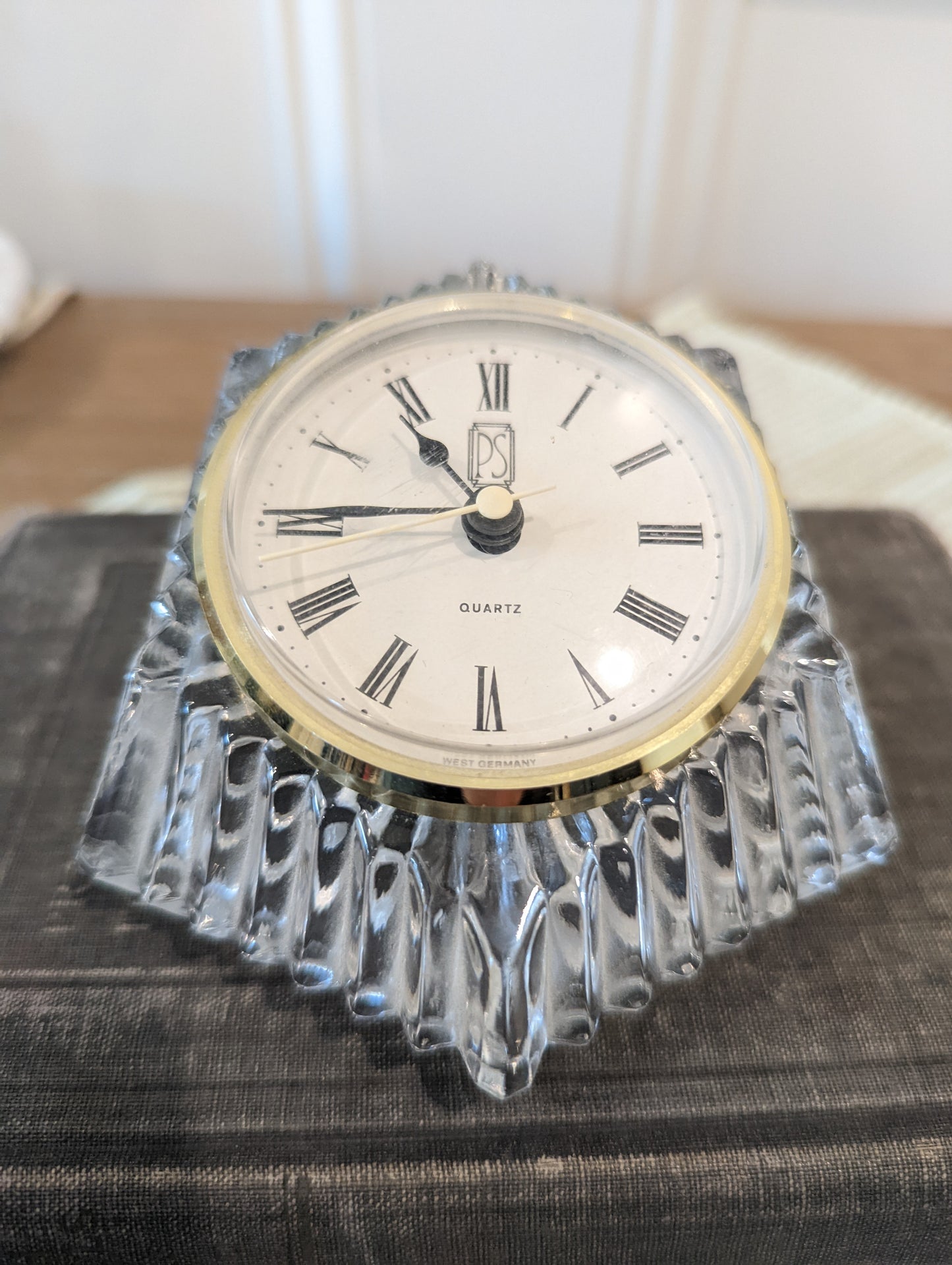 Glass Table Clock⌚