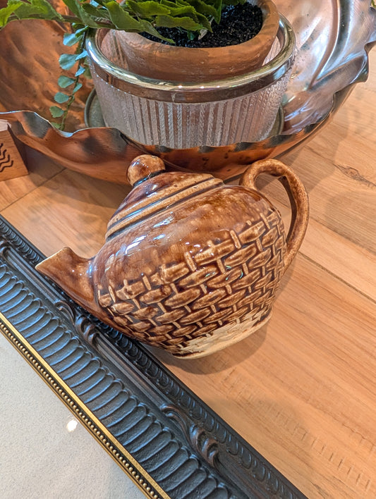 Brown Lace Pottery Tea Pot