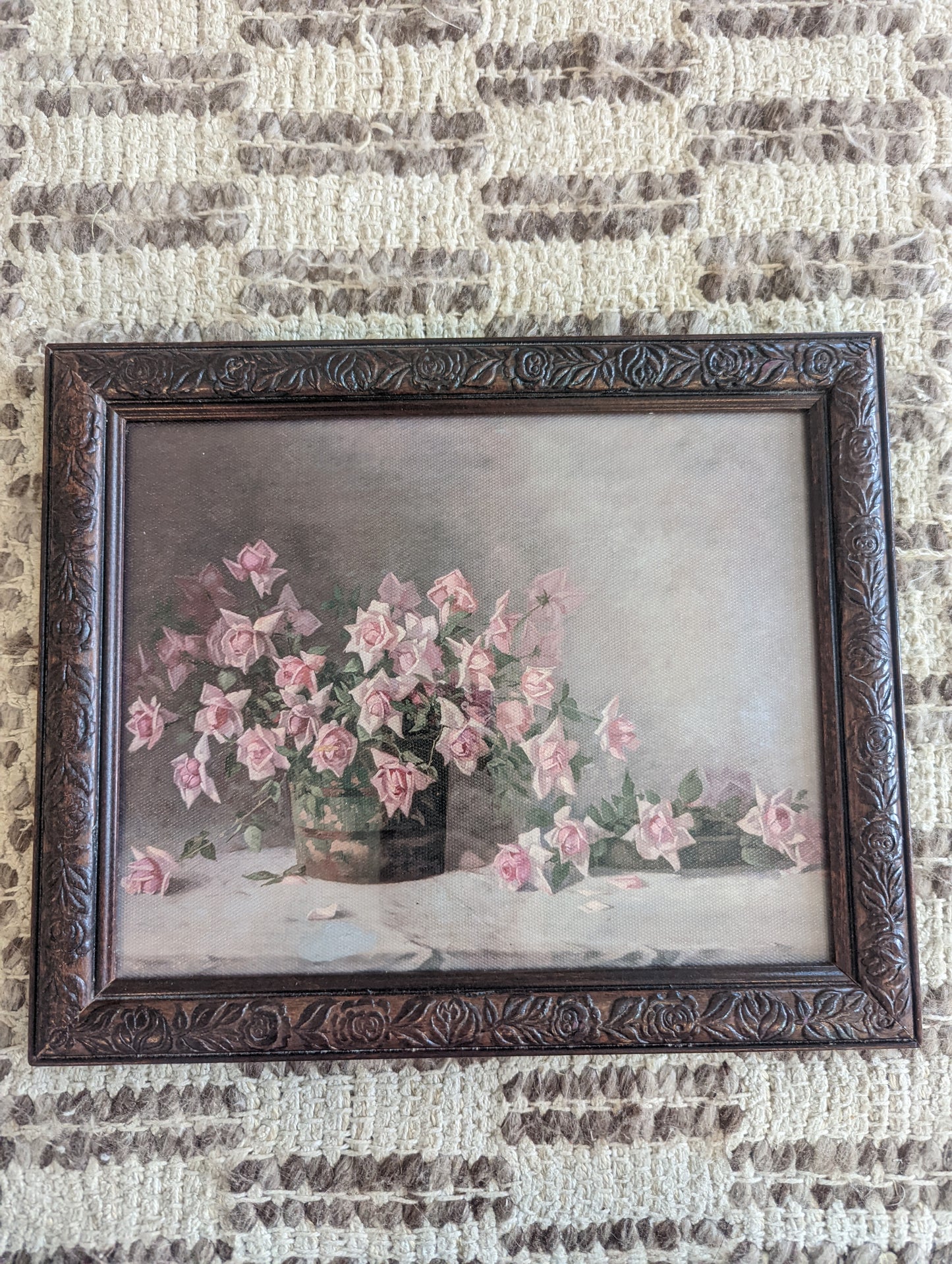 Pink 🩷 flower in Basin (8x10)