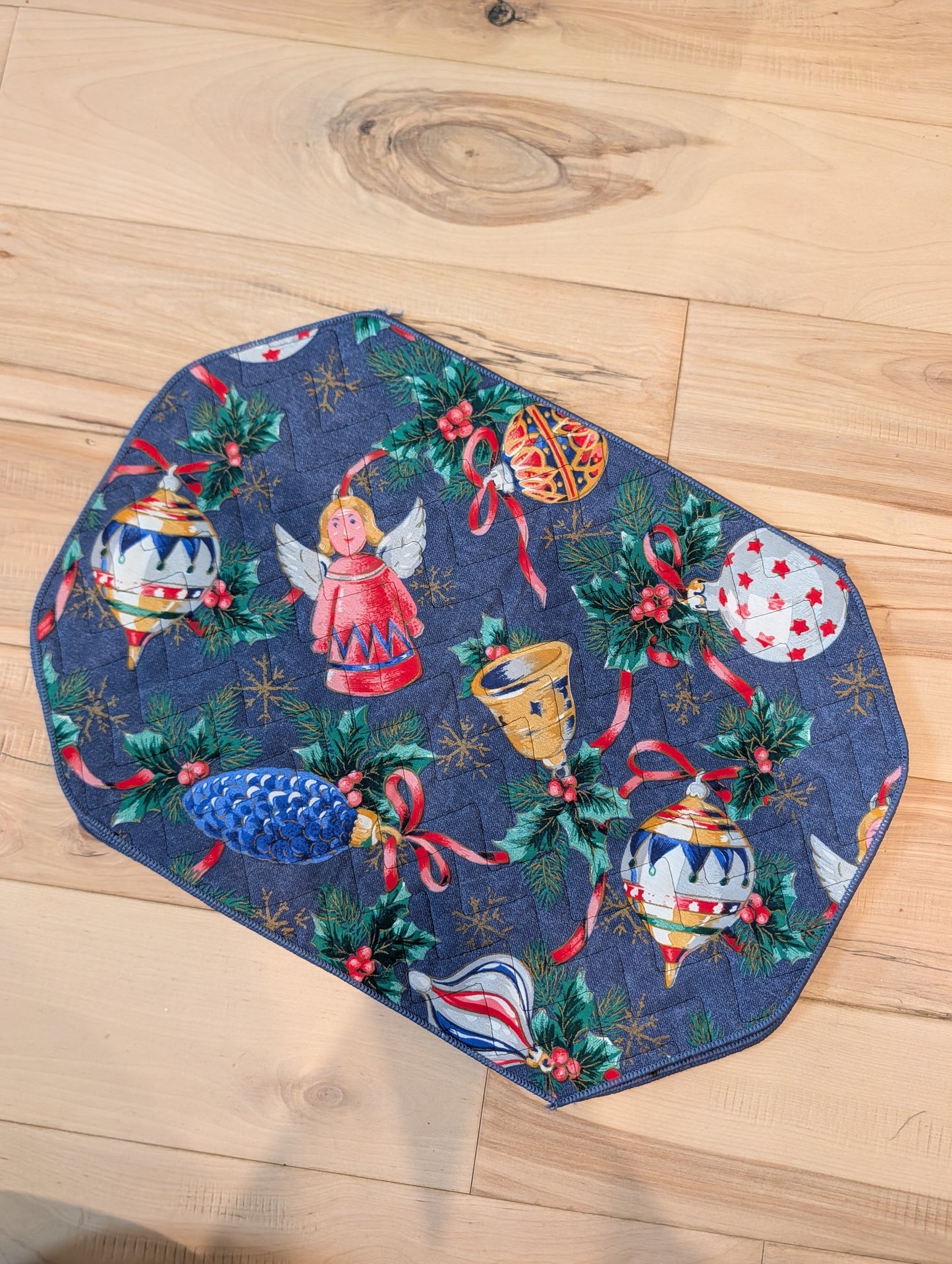 Set of 4 Quilted Christmas Placemats – Vintage Holiday Charm