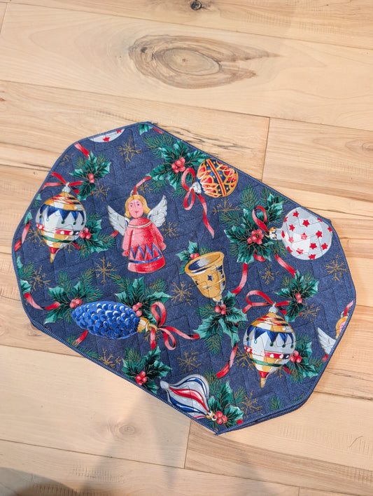 Set of 4 Quilted Christmas Placemats – Vintage Holiday Charm