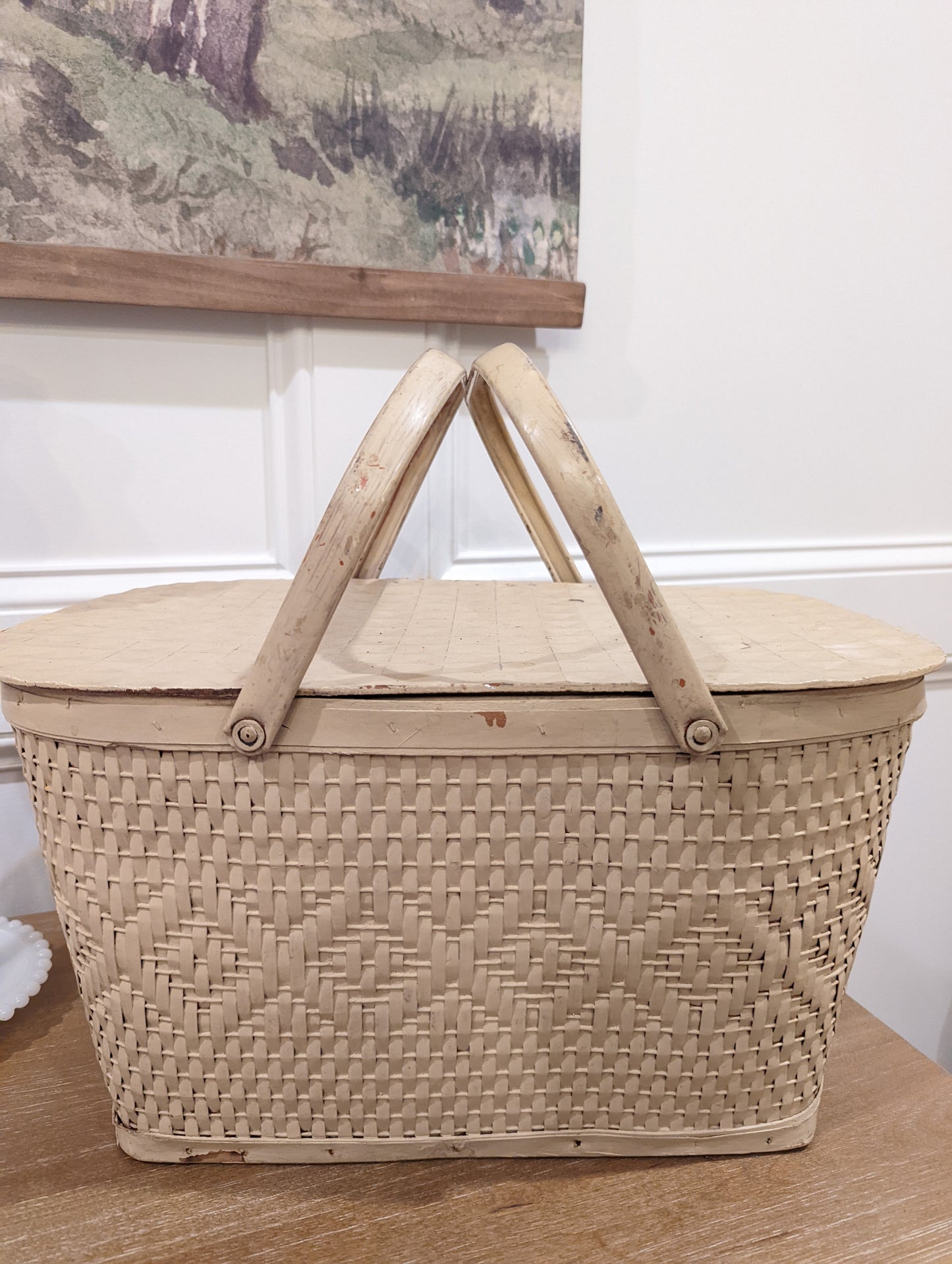 Vintage Picnic Basket 🧺