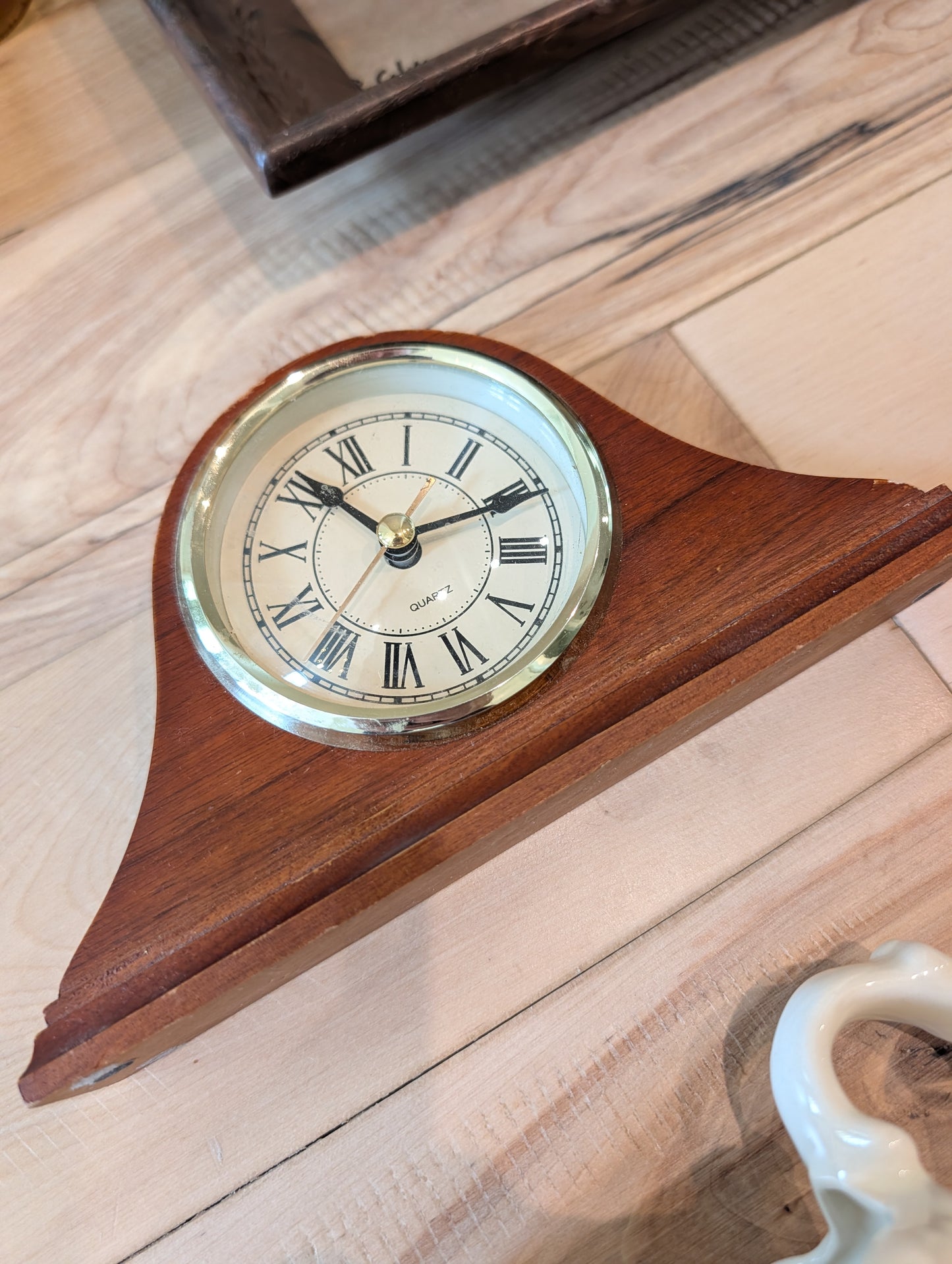 Wood table clock