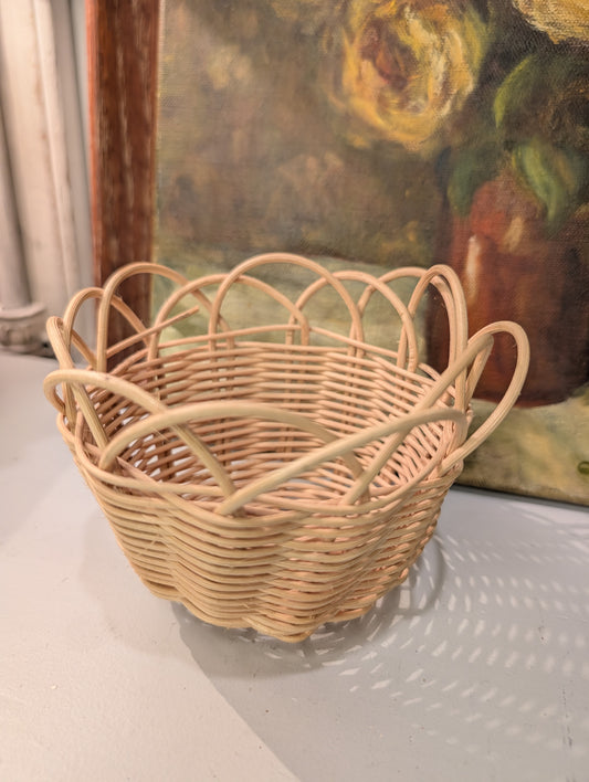 Scalloped Basket